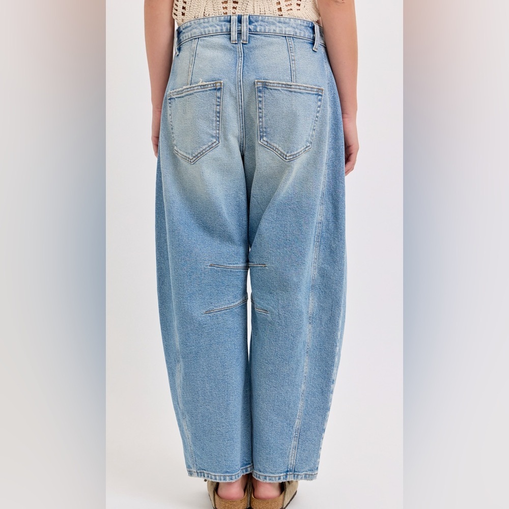 NWT Cello Horseshoe Barrel Relaxed Fit Light Washed Denim Jeans Pants - Picture 7 of 7